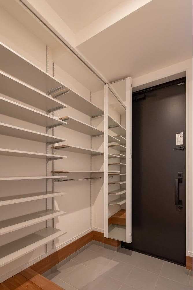 東新小岩の家 玄関内部